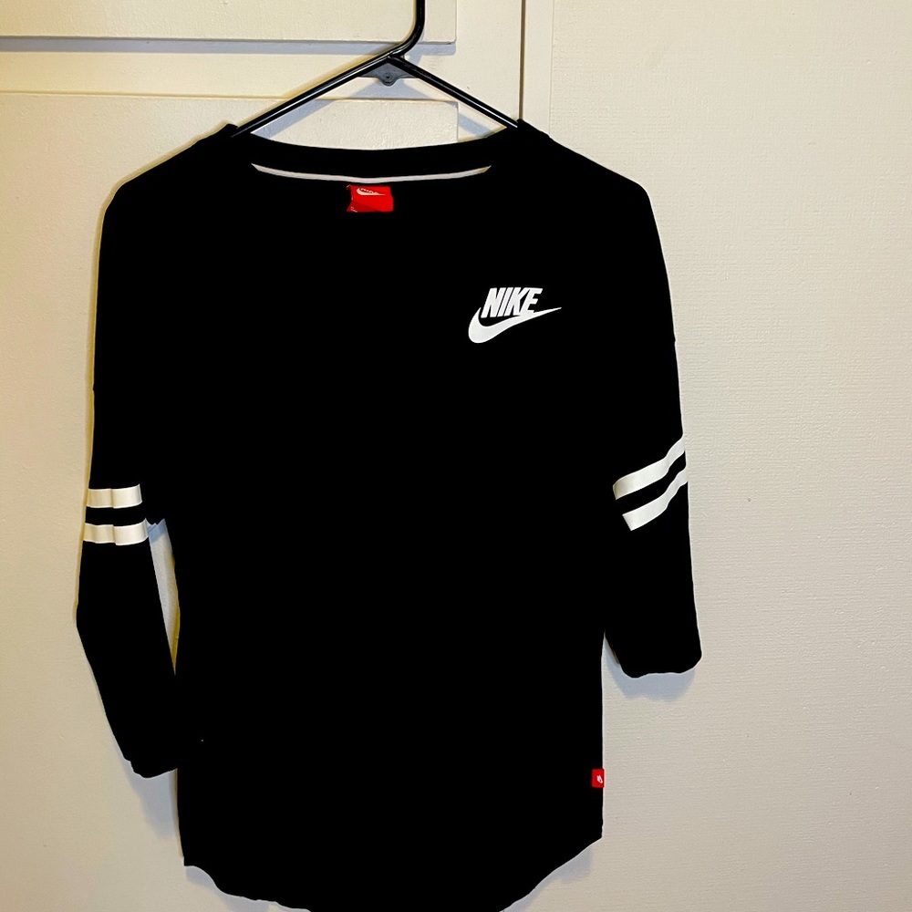 Nike top